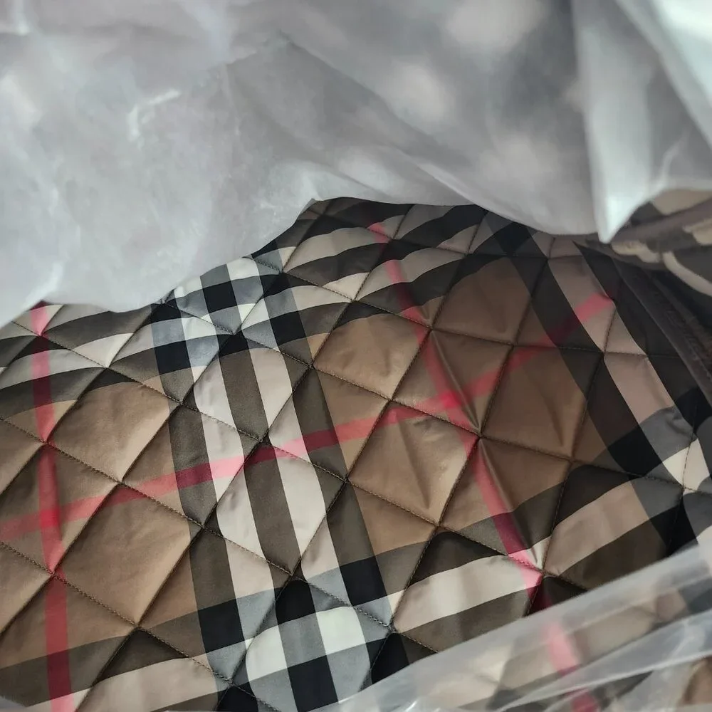 New Burberry quilted jacket - Picture 6 of 6